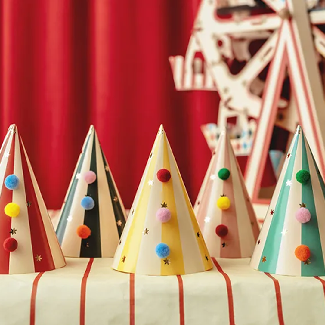 Hats with Pompoms, 16 cm, mix