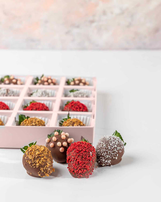 16 chocolate Strawberries '24 Collection