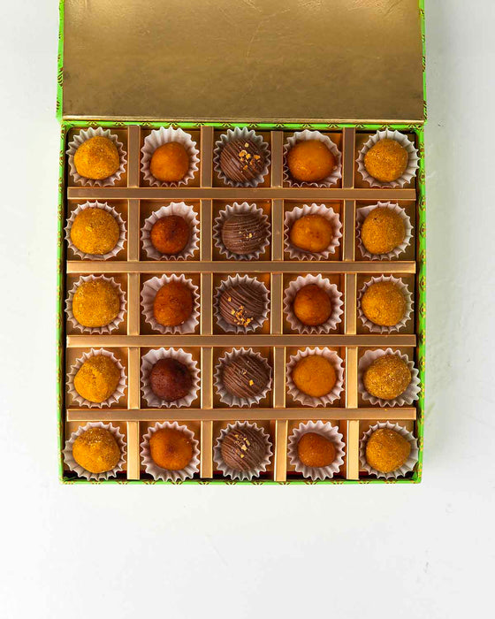 25 Ladoo's, Gulab Jamun and Truffles Gift box