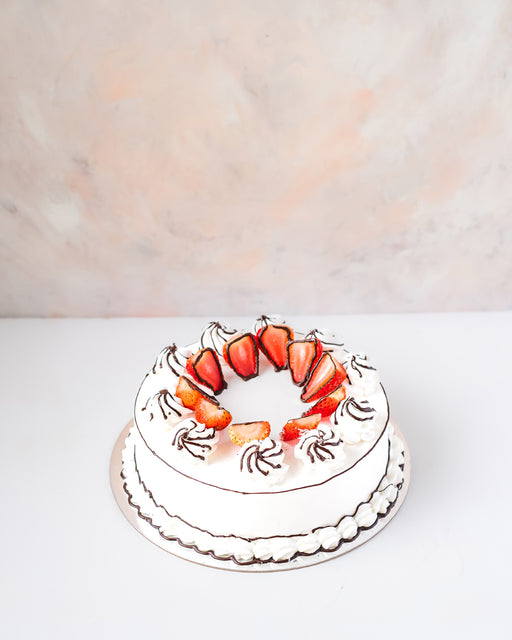 1kg Cartoon Cake with Strawberries
